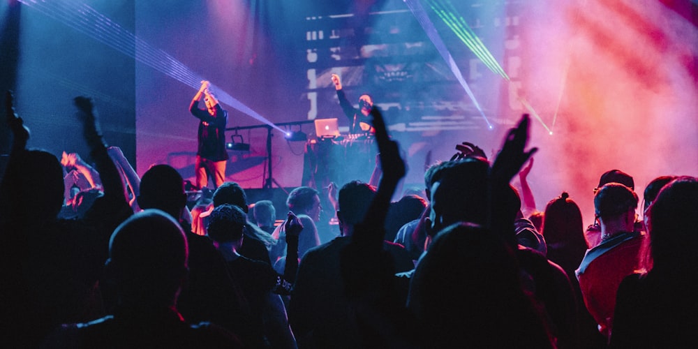 星空科技球迷社区互动交流场景